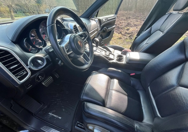 Porsche Cayenne cena 160000 przebieg: 190000, rok produkcji 2016 z Grudziądz małe 781